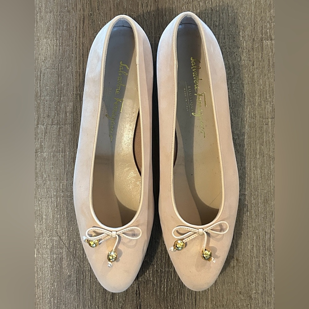Salvatore Ferragamo Pale Pink Suede Ballet Flats with Bow and Gold Accents